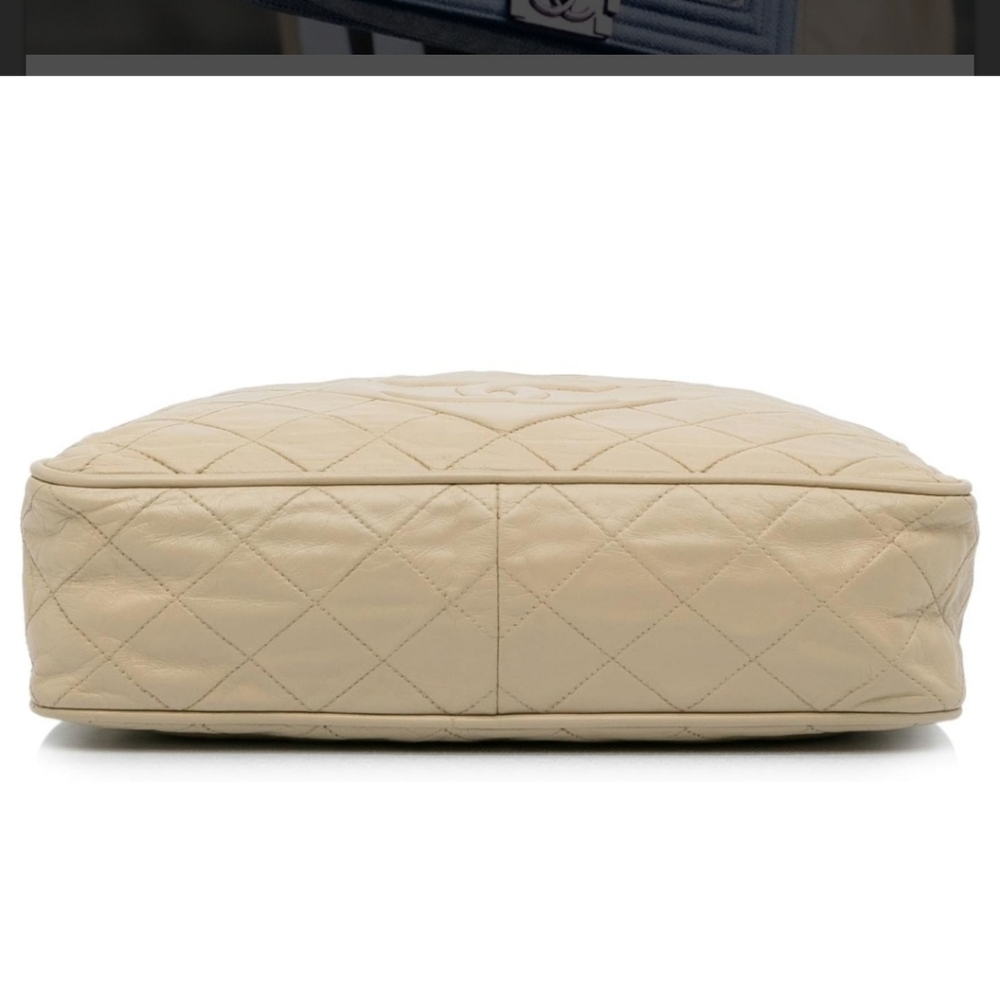 CHANEL 1994 VINTAGELIGHT BEIGE LAMBSKINLARGE CAMERA CASEMESSENGER BAG. - Picture 8 of 17